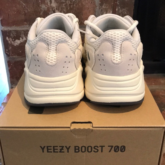 COPY - Yeezy boost 700 analog - Picture 3 of 10